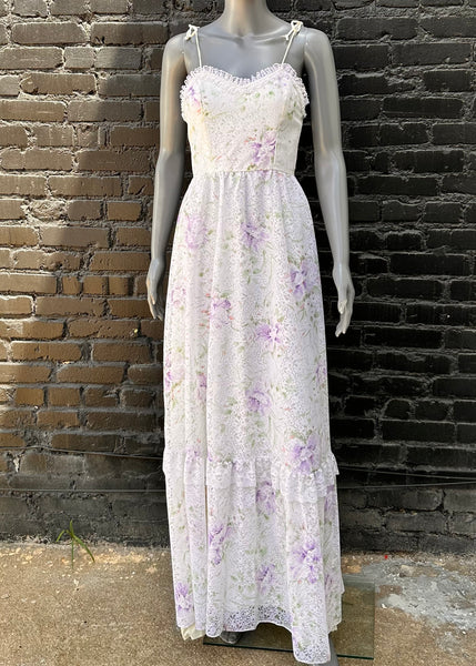 Elegant ‘70s Floral Gown